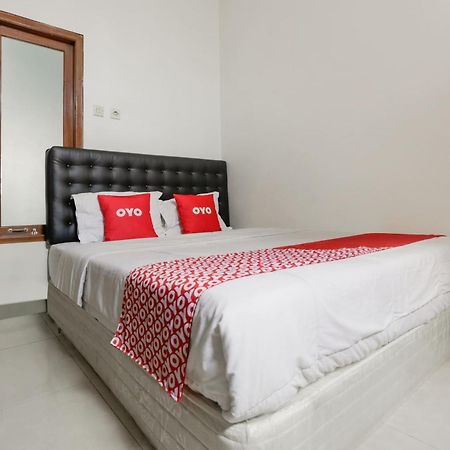 Super Oyo 3838 Tamansari Guest House Solo Eksteriør billede