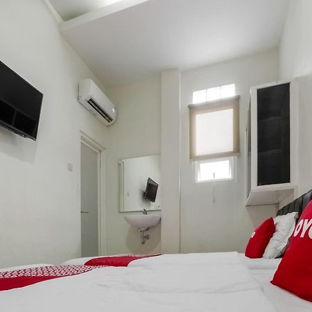 Super Oyo 3838 Tamansari Guest House Solo Eksteriør billede