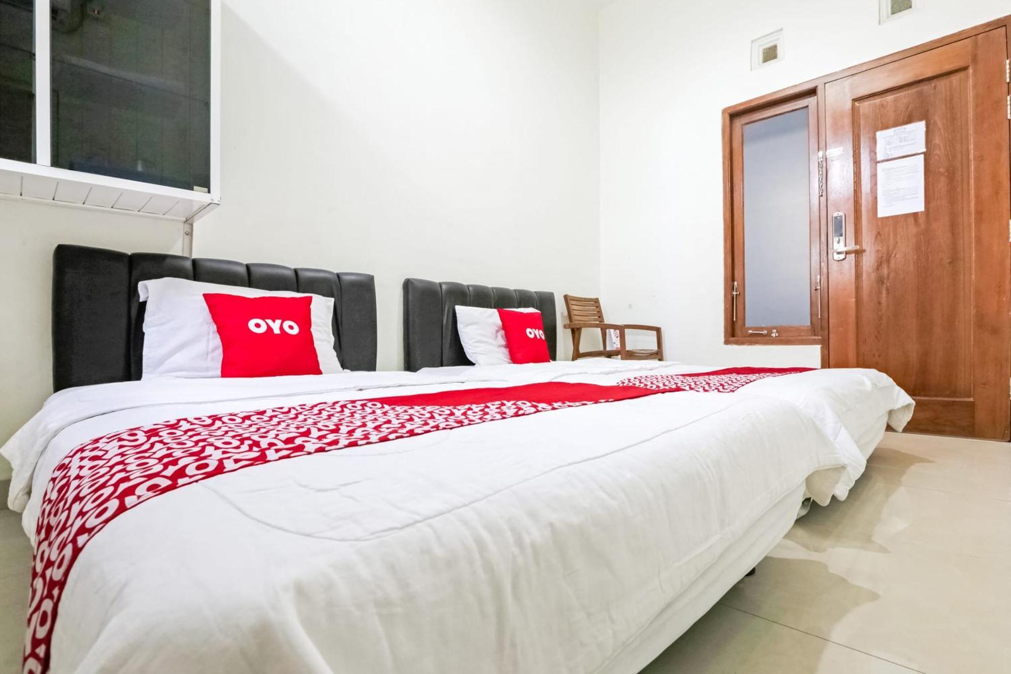Super Oyo 3838 Tamansari Guest House Solo Eksteriør billede