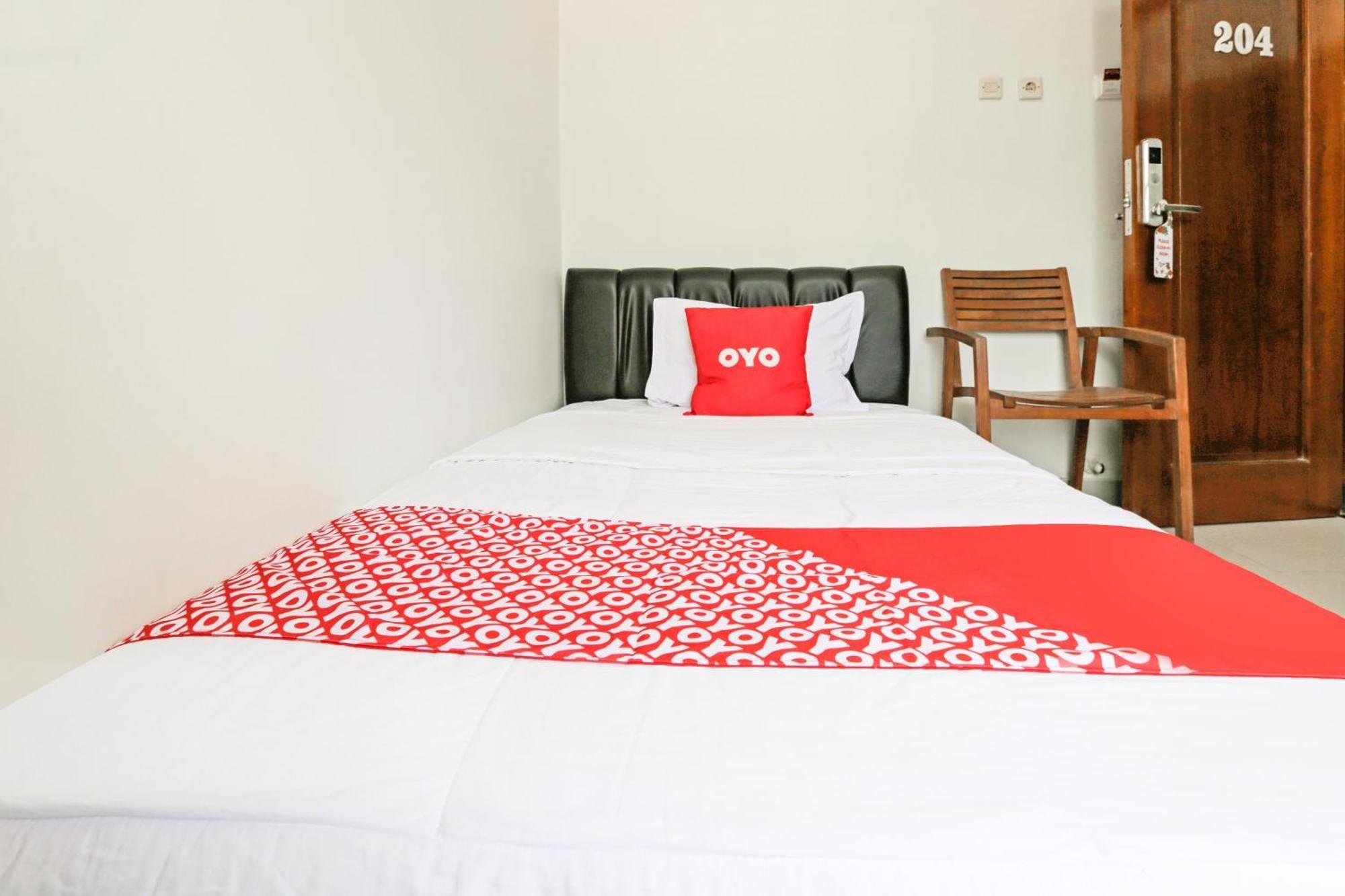 Super Oyo 3838 Tamansari Guest House Solo Eksteriør billede